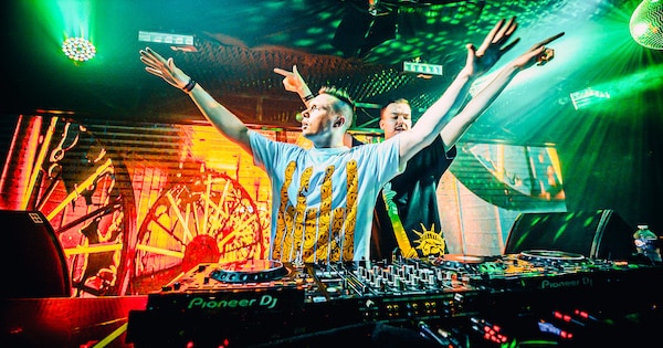 Maxio Rave AXMO: The Rising Stars Of Rave Culture